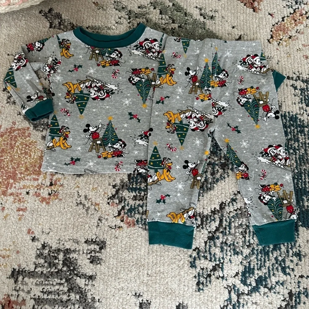 Disney 18 Month Mickey Minnie Mouse Holiday Pajama Set Long Sleeves Snug Fit